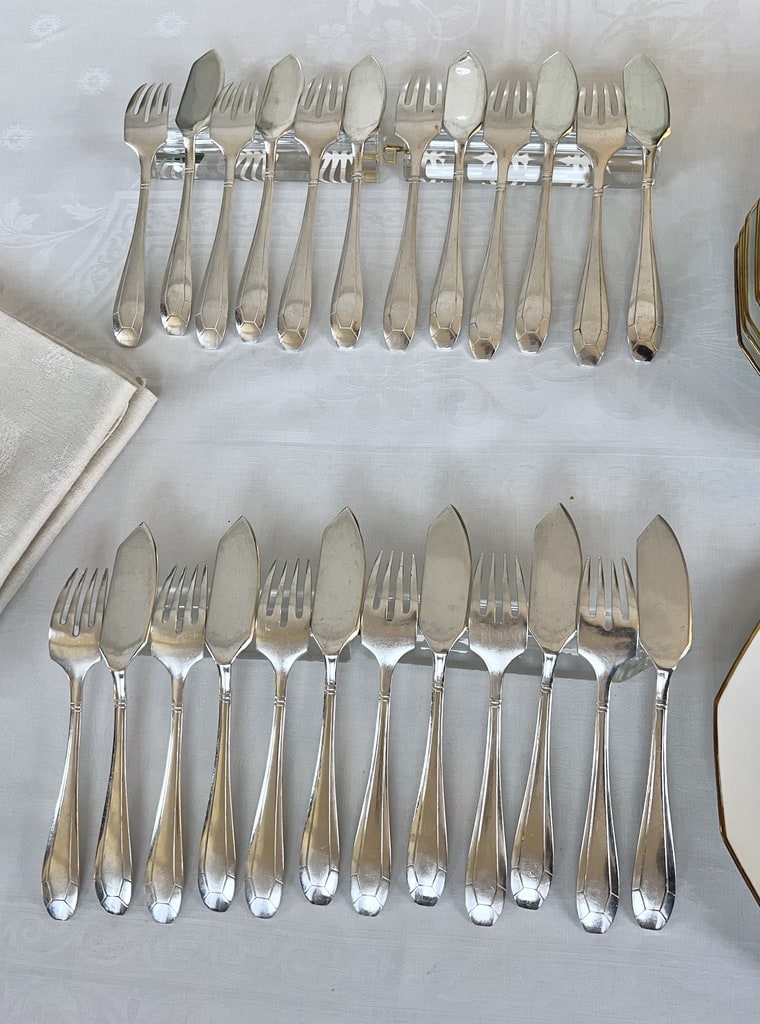 couverts-a-poisson-metal-argente-epoque-art-deco-argenterie-art-de-la-table-1930-boutique-en-ligne-brocante