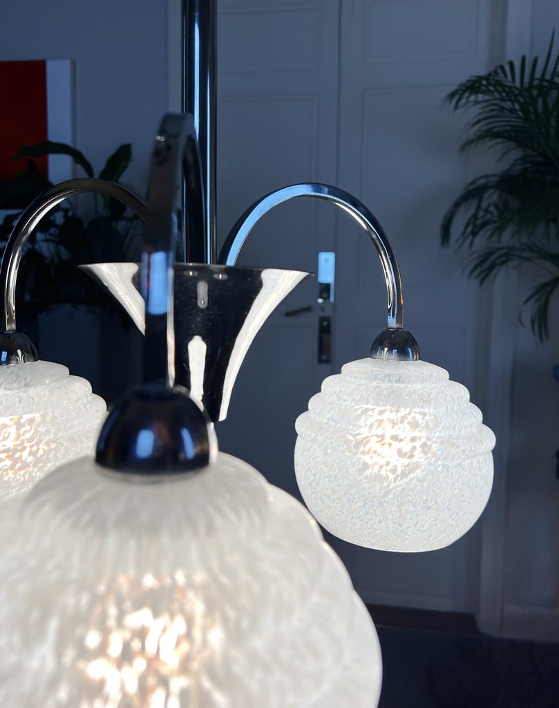 verrerie-lustre-vintage-globes-clichy-blanc-luminaire-ancien-verrerie-brocante-antiquites