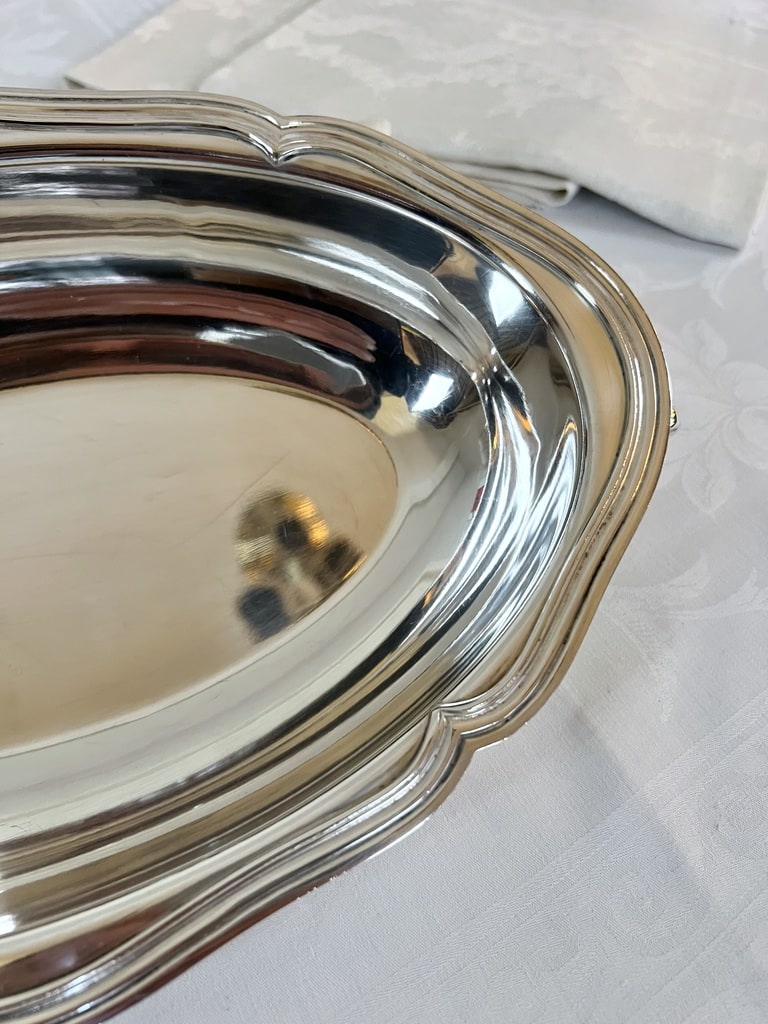 Légumier à anses en argent poinçon Minerve de forme godronné, orné d'un