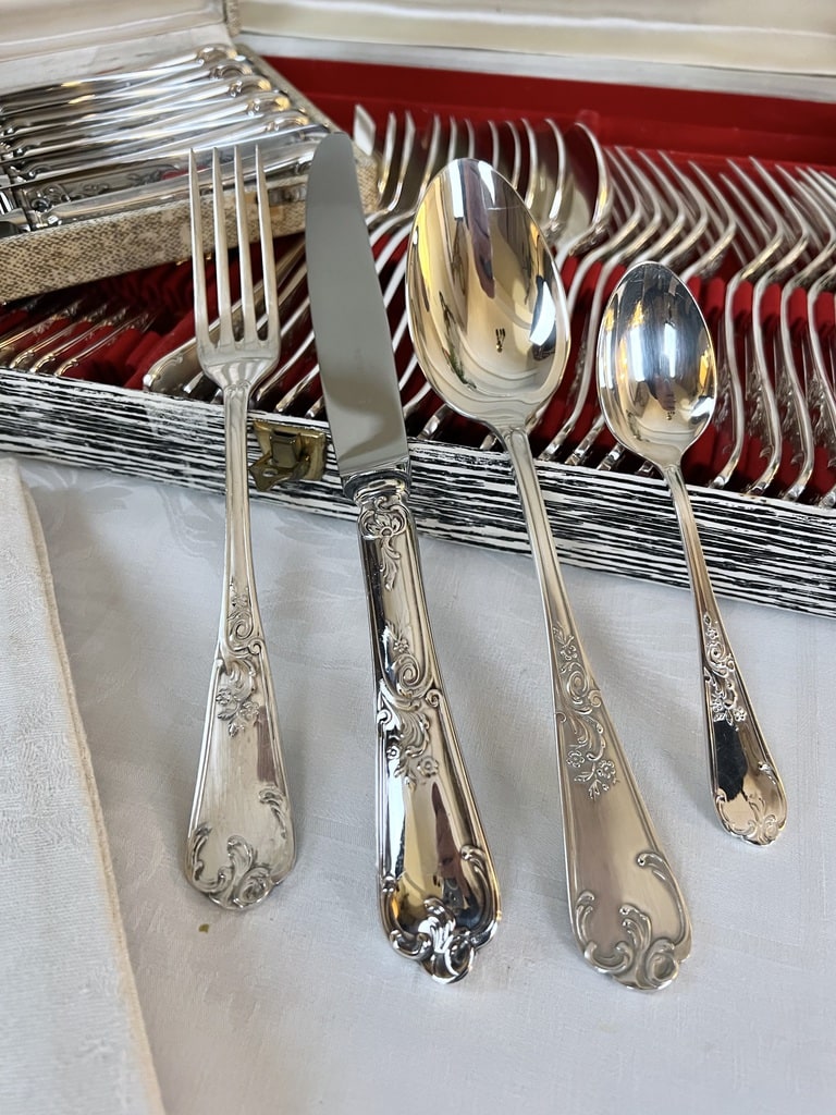 couverts-vintage-menagere-ancienne-vaisselle-art-de-la-table-brocante-antiquites