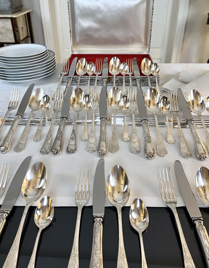 menagere-metal-argente-coffret-couverts-anciens-art-de-la-table-vintage-brocante-antiquites