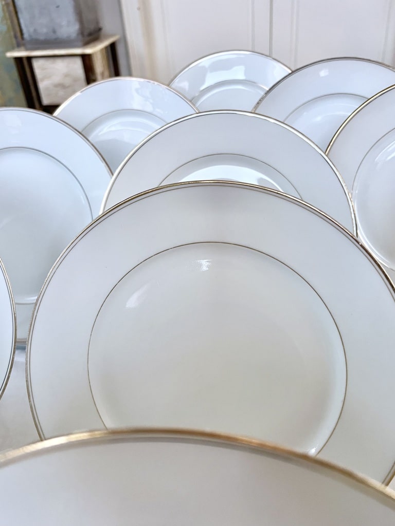 assiettes-anciennes-porcelaine-de-limoges-vaisselle-blanche-filets-or-art-de-la-table-20e-siecle-antiquaire