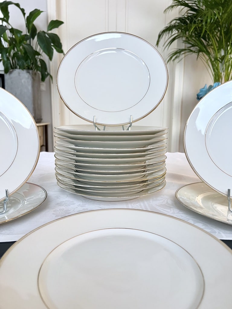 service-assiettes-plates-anciennes-porcelaine-de-limoges-blanc-or-dore-filets-brocante-art-de-la-table-vaisselle-vintage