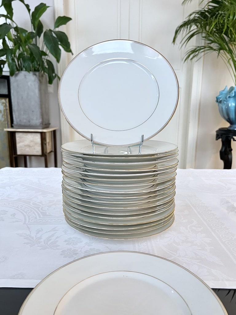 service-assiettes-porcelaine-de-limoges-vaisselle-ancienne-20e-siecle-antiquaire-brocante