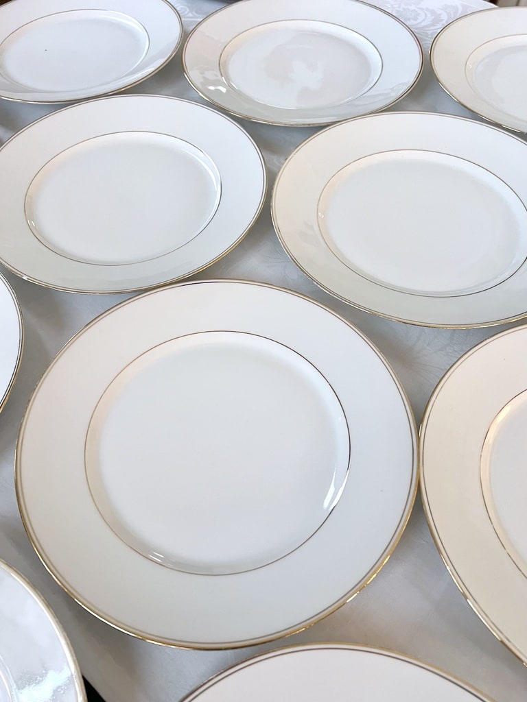 vaisselle-ancienne-porcelaine-de-limoges-assiettes-plates-filet-or-antiquaire-art-de-la-table