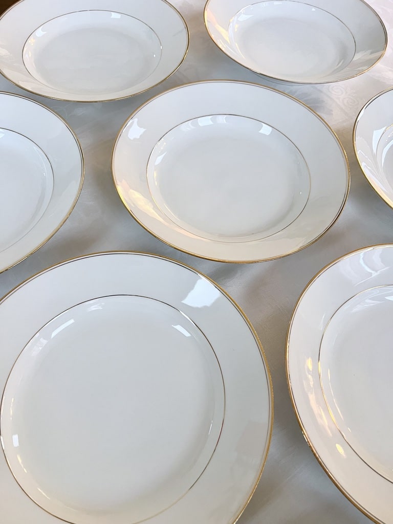 assiettes-creuses-service-de-table-porcelaine-de-limoges-blanc-filets-or-fin-brocante-antiquites