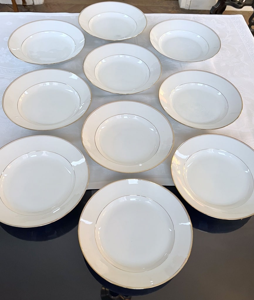 assiettes-a-potage-porcelaine-de-limoges-blanc-et-or-service-assiettes-creuses-antiquites-brocante-vintage