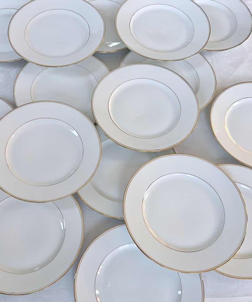 service-de-table-ancien-porcelaine-de-limoges-assiettes-a-dessert-blanche-decor-filets-or-fin-brocante-antiquaire-art-de-la-table