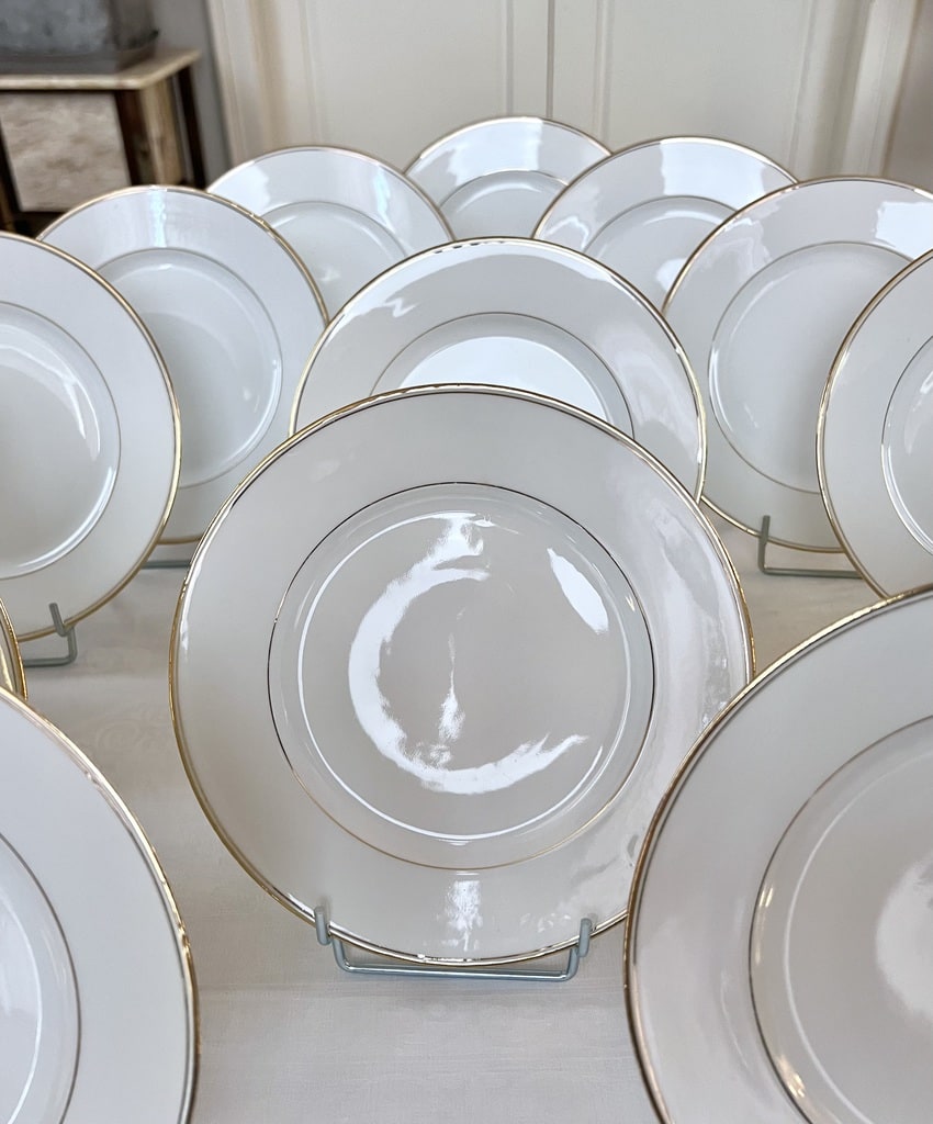 service-de-table-ancien-assiettes-dessert-porcelaine-de-limoges-vaisselle-blanche-deco-table-classique-brocante-antiquaire