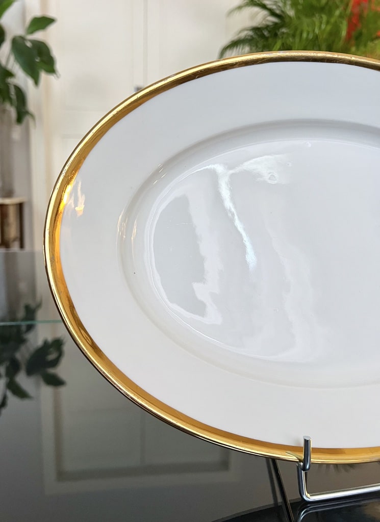 plat-de-service-ancien-20e-siecle-porcelaine-blanche-filet-or-brocante-antiquites-vaisselle-vintage