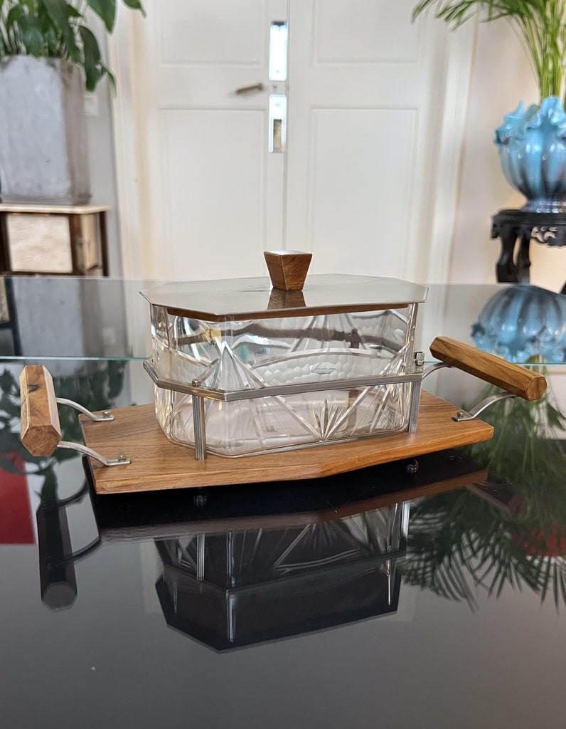 plateau-bois-boite-verre-taille-couvercle-metal-biscuitier-art-deco-deco-1930-vintage-accessoire-cuisine-brocante-antiquites