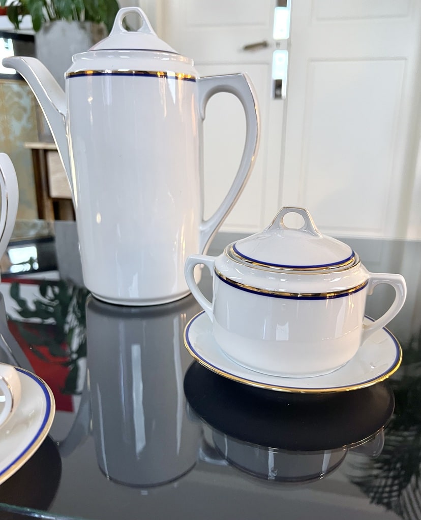 cafetiere-verseuse-sucrier-porcelaine-vintage-service-vaisselle-blanche-brocante-antiquites