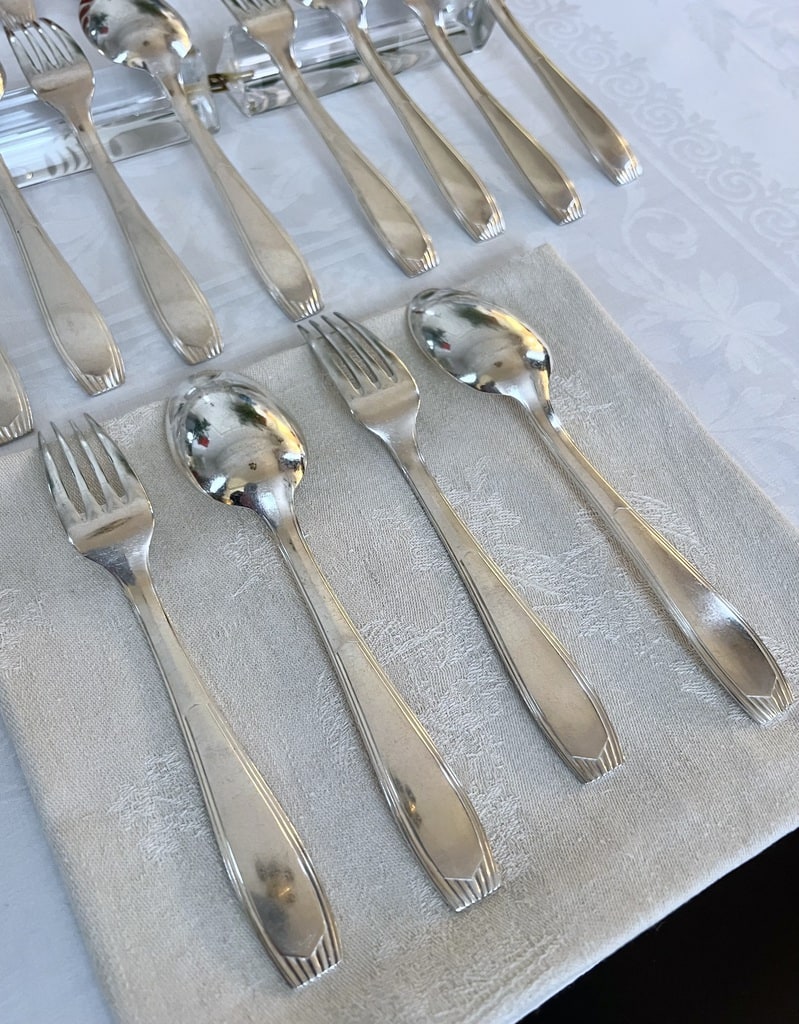 couverts-anciens-christofle-entremets-dessert-metal-blanc-alfenide-menagere-art-deco-art-de-la-table-20e-siecle-brocante-antiquites