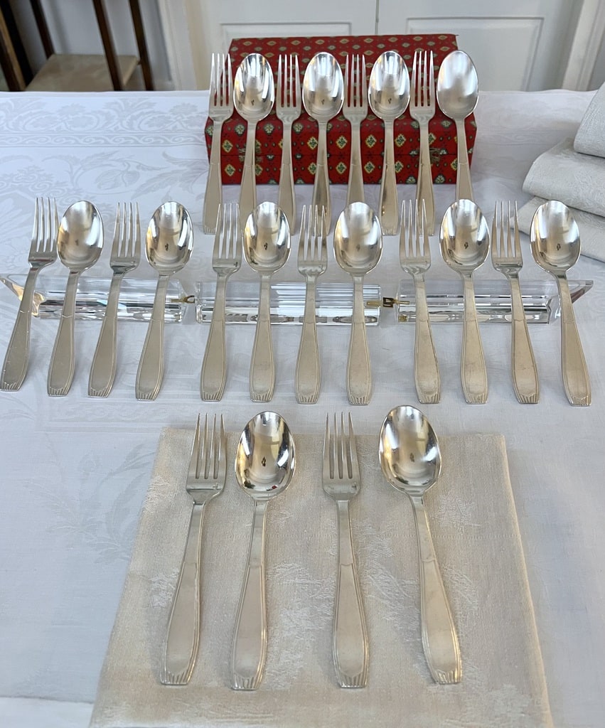 Coffret Ancien De 24 Pièces - 12 Cuillères Et 12 Fourchettes Alfénide Pour Christofle (1900-1919)