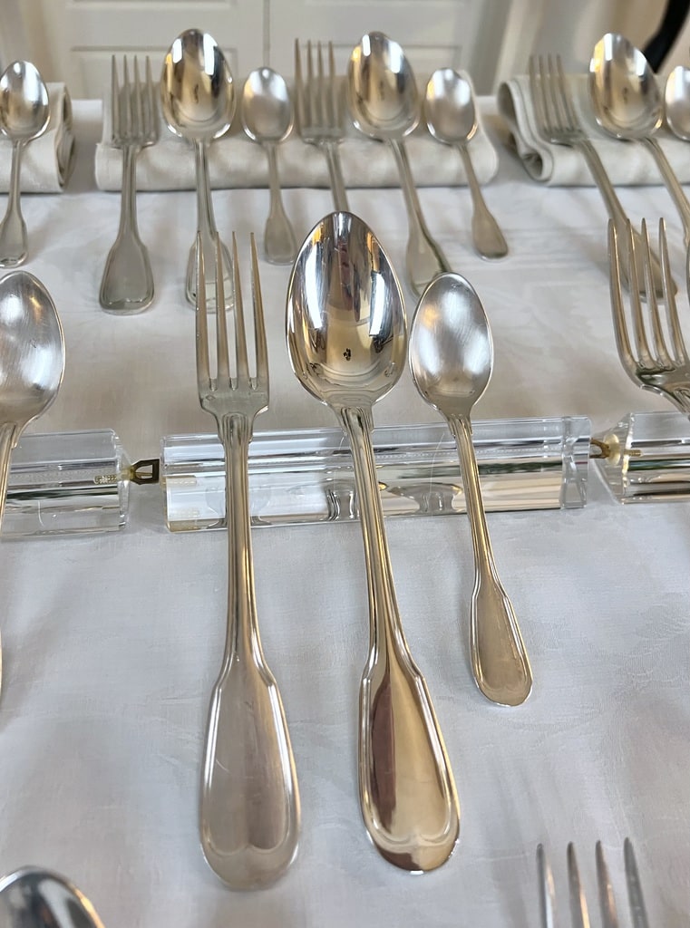 couverts-de-table-metal-argente-menagere-art-deco-vaisselle-vintage-brocante-antiquaire-en-ligne