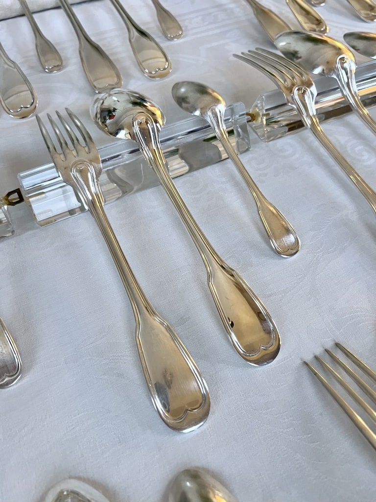 couverts anciens metal argente vaisselle art deco fourchettes cuilleres art de la table antiquaire brocante