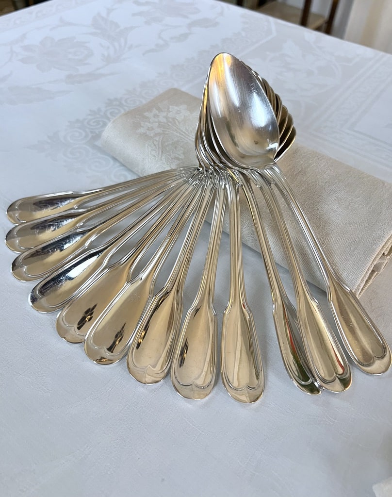 cuilleres-a-potage-anciennes-en-metal-argente-orfevre-argental-couverts-art-deco-antiquaire-brocante-en-ligne