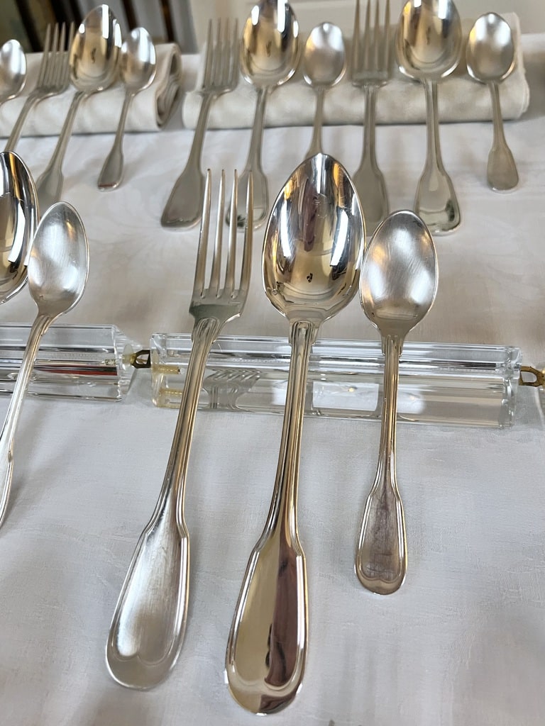 fourchettes-cuilleres-a-potage-dessert-metal-argente-menagere-vintage-couverts-art-deco-brocante