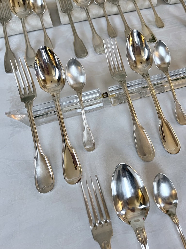 couverts-metal-argente-vaisselle-ancienne-epoque-art-deco-fourchette-cuillere-potage-dessert-art-de-la-table-brocante-antiquites