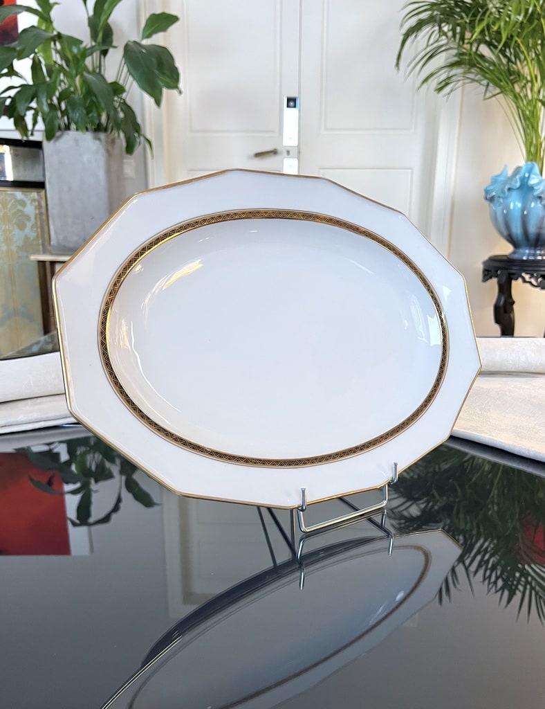 plat-de-service-format-ovale-porcelaine-limoges-lanternier-vaisselle-moderne-blanc-et-or-brocante-style-art-deco-antiquaire