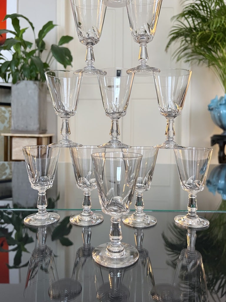 service-verres-a-pied-cristal-souffle-taille-vin-blanc-vaisselle-ancienne-art-de-la-table-brocante-antiquaire