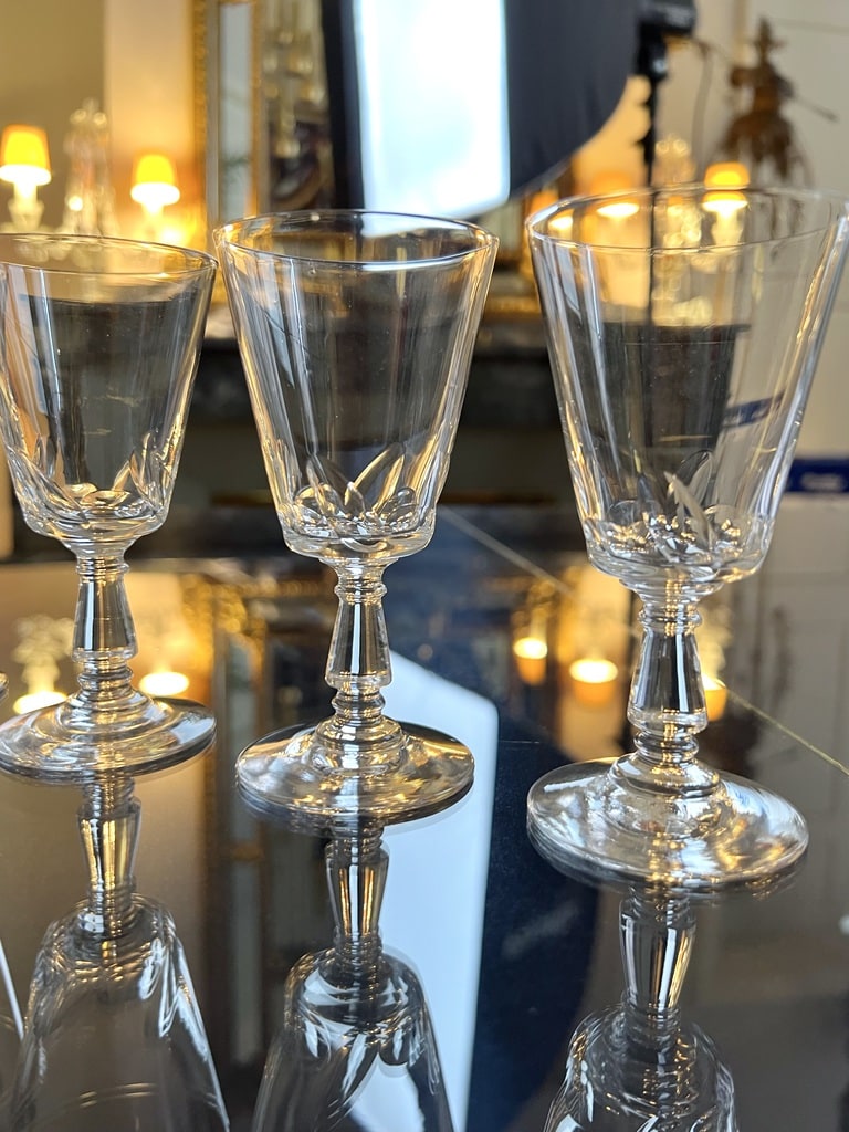 verres-anciens-en-cristal-vin-blanc-art-de-la-table-brocante-19e-siecle-antiquites