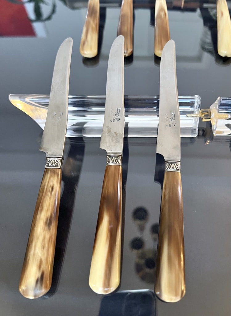 Lot De 12 Couteaux à Entremet - Manche Corne Et Lame Inox - Occasion