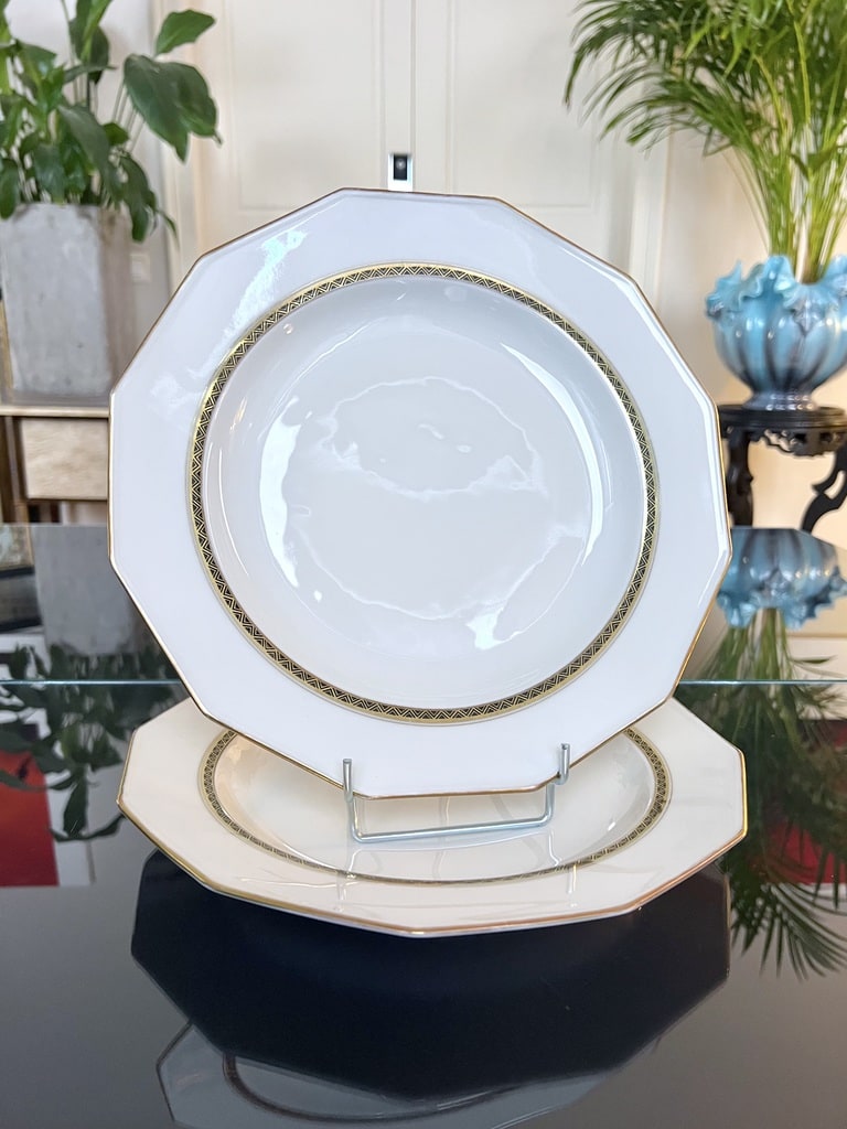 plats-de-service-piece-de-forme-porcelaine-limoges-lantenier-brocante-art-de-la-table-vaisselle-moderne-blanche