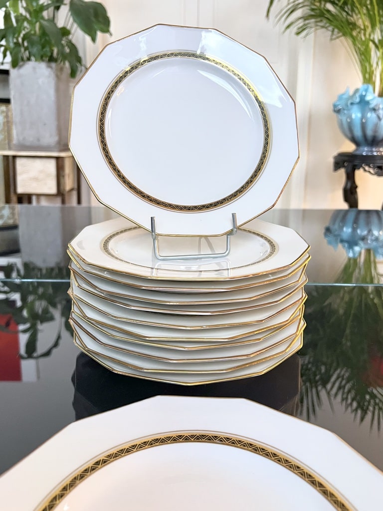 service-assiettes-dessert-porcelaine-limoges-lanternier-vaisselle-blanche-style-moderne-antiquaire-brocante-art-de-la-table
