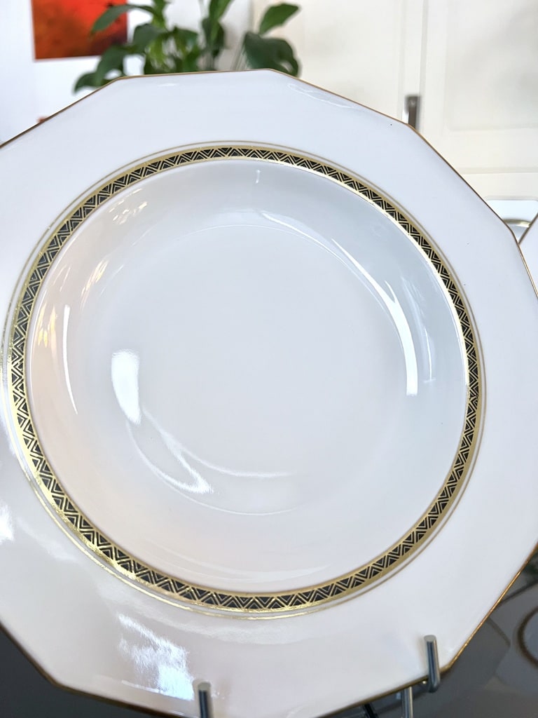 assiettes-creuses-service-ancien-art-deco-porcelaine-limoges-lanternier-antiquaire-brocante-vaisselle-blanche