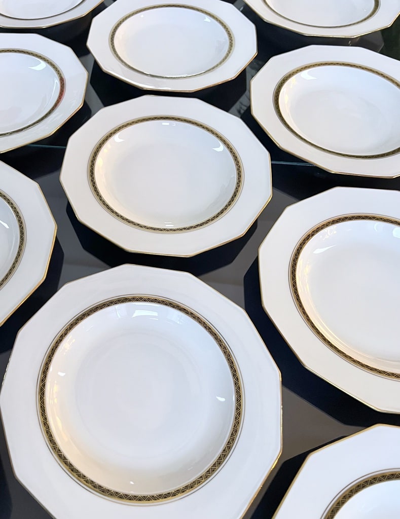 12-assiettes-ancienne-porcelaine-limoges-lanternier-art-de-la-table-vaisselle-moderne-blanche-or-fin-brocante-antiquaire-en-ligne