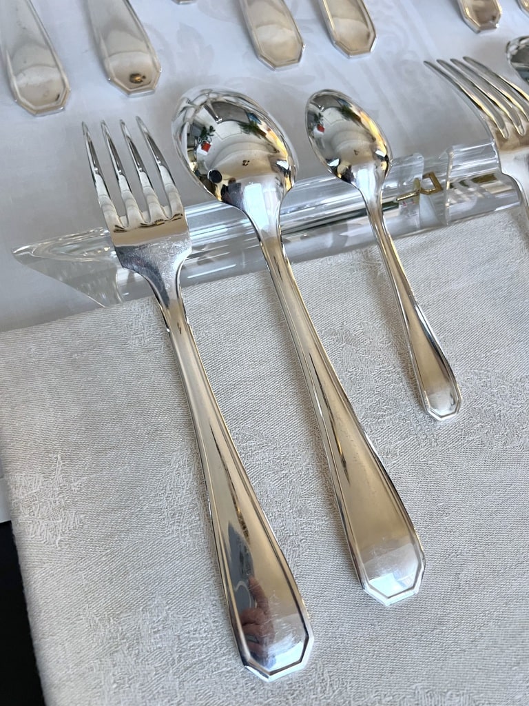 couverts-anciens-metal-argente-coffret-rangement-ecrin-37-pieces-brocante-couverts-de-table-vintage