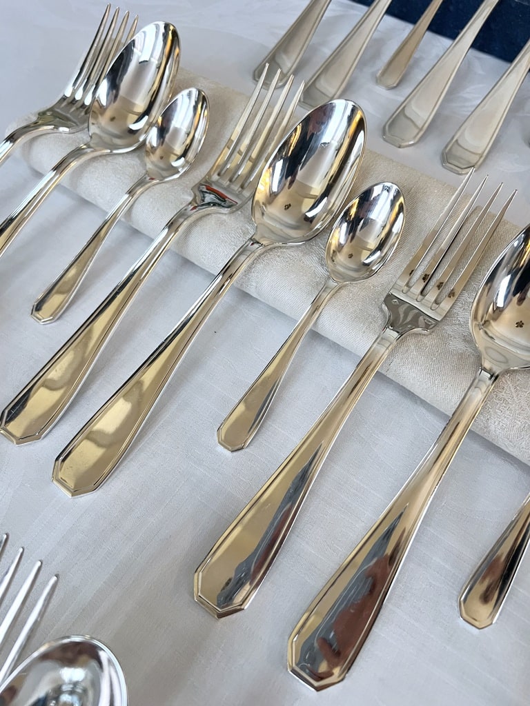 menagere-metal-argente-style-moderne-art-deco-20e-siecle-fourchettes-cuilleres-brocante-vintage