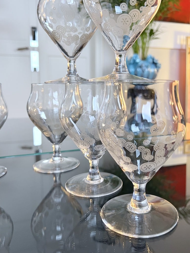 verres-en-cristal-decor-grave-acide-style-art-deco-vaisselle-vintage-moderne-20e-siecle-antiquaire-brocante
