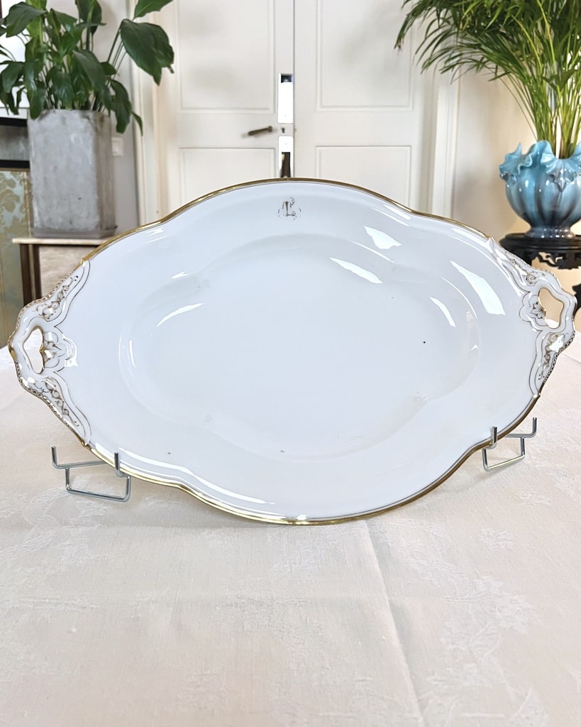 plat-de-service-ovale-poisson-viande-jean-pouyat-monogrammes-antiquaire-vaisselle-ancienne-brocante