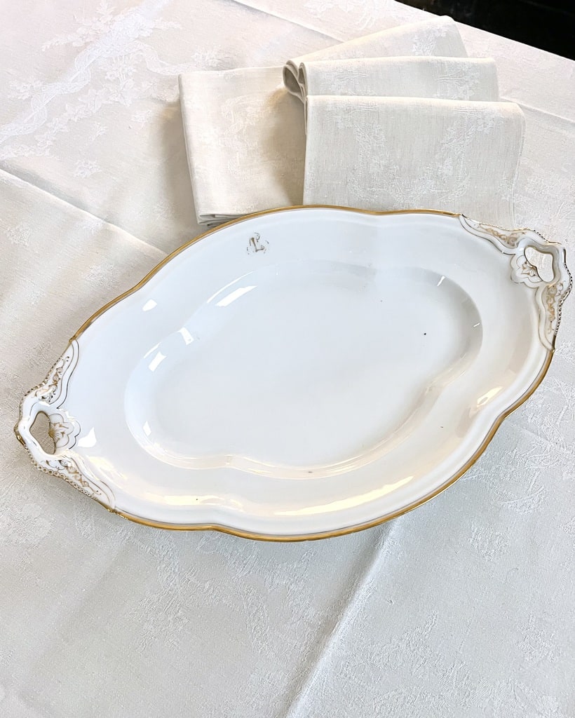 plat-de-service-ovale-porcelaine-blanche-jean-pouyat-service-de-table-ancien-19e-siecle-antiquaire-brocante