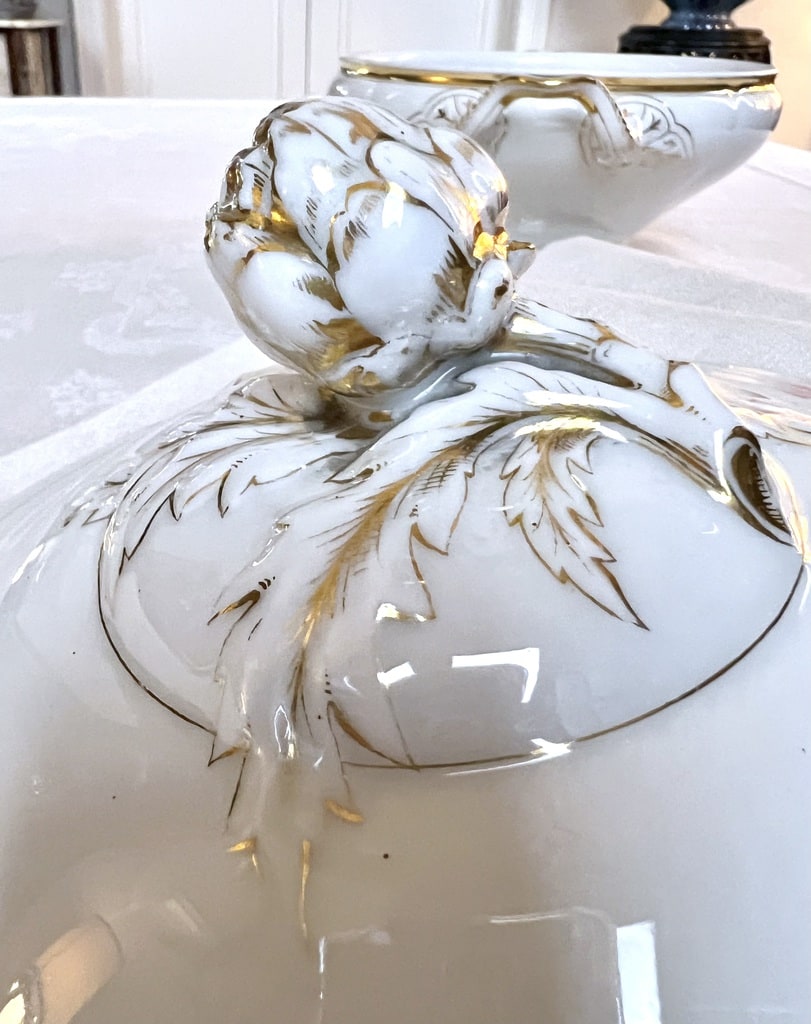 fretel-de-soupiere-artichaut-porcelaine-blanche-limoges-jean-pouyat-service-de-table-ancien-antiquites-brocante
