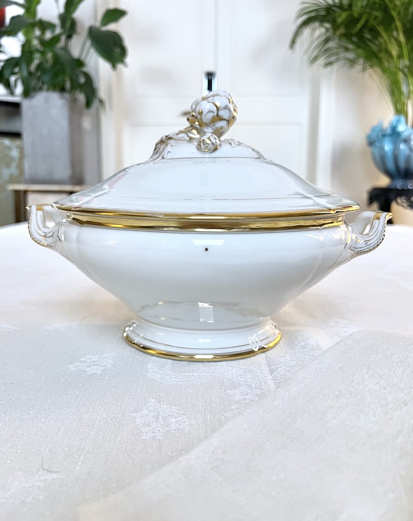 legumier-couvert-ancien-soupiere-porcelaine-limoges-jean-pouyat-or-fin-monogrammes-antiquaire-vaisselle-art-de-la-table