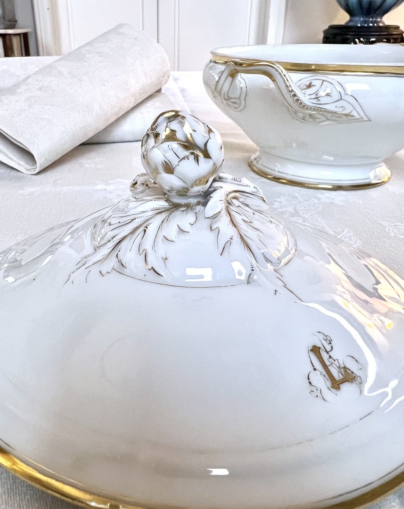 legumier-couvert-fretel-artichaut-porcelaine-blanche-limoges-jean-pouyat-vaisselle-ancienne-antiquaire-brocante