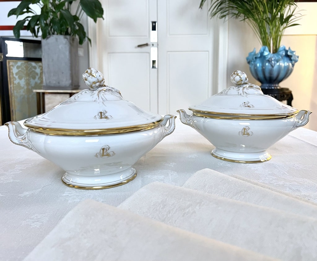 legumiers-couverts-porcelaine-blanche-decor-or-fin-monogrammes-jean-pouyat-limoges-service-de-table-ancien-francais-brocante-antiquaire