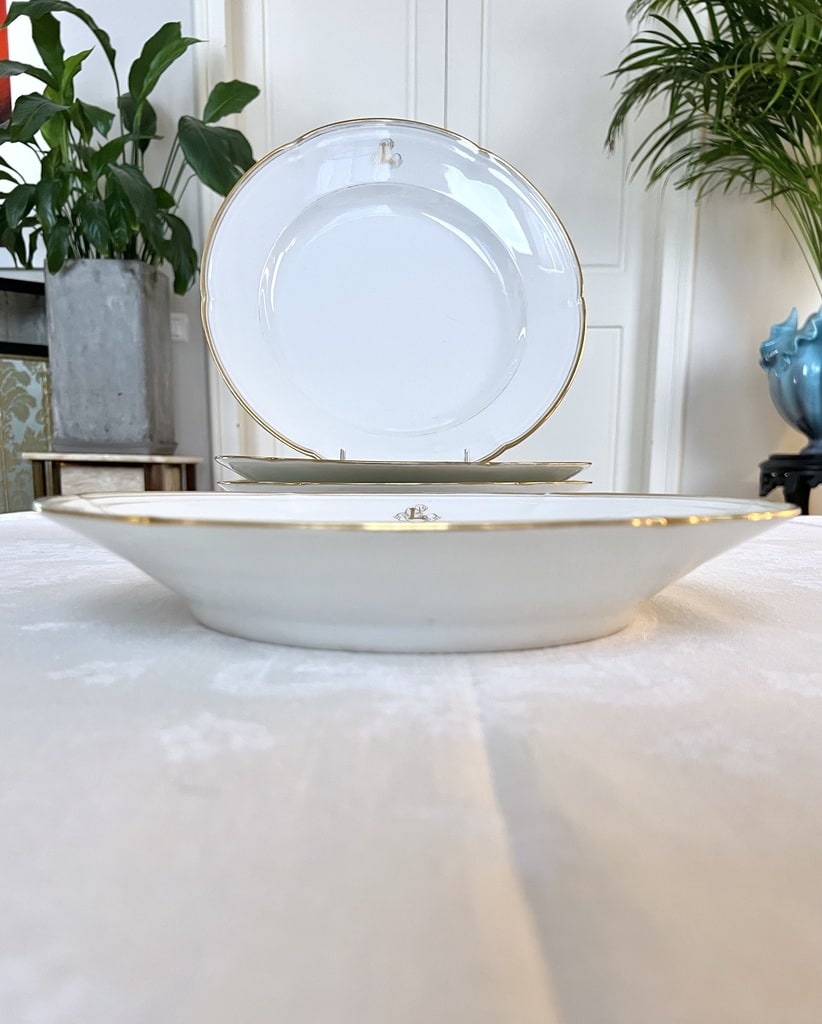 plats-de-service-anciens-porcelaine-limoges-jean-pouyat-monogrammes-or-fin-brocante-antiquites