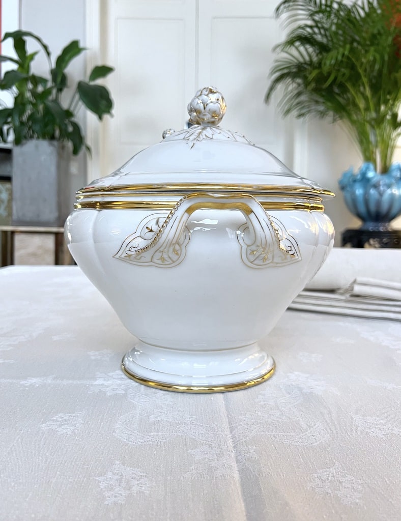soupiere-porcelaine-vieux-paris-limoges-jean-pouyat-monogrammes-or-fin-vaisselle-blanche-brocante-antiquaire