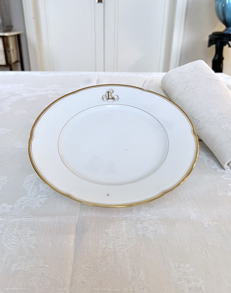 plat-de-service-gateau-mignardises-porcelaine-blanche-limoges-vaisselle-ancienne-antiquites-brocante