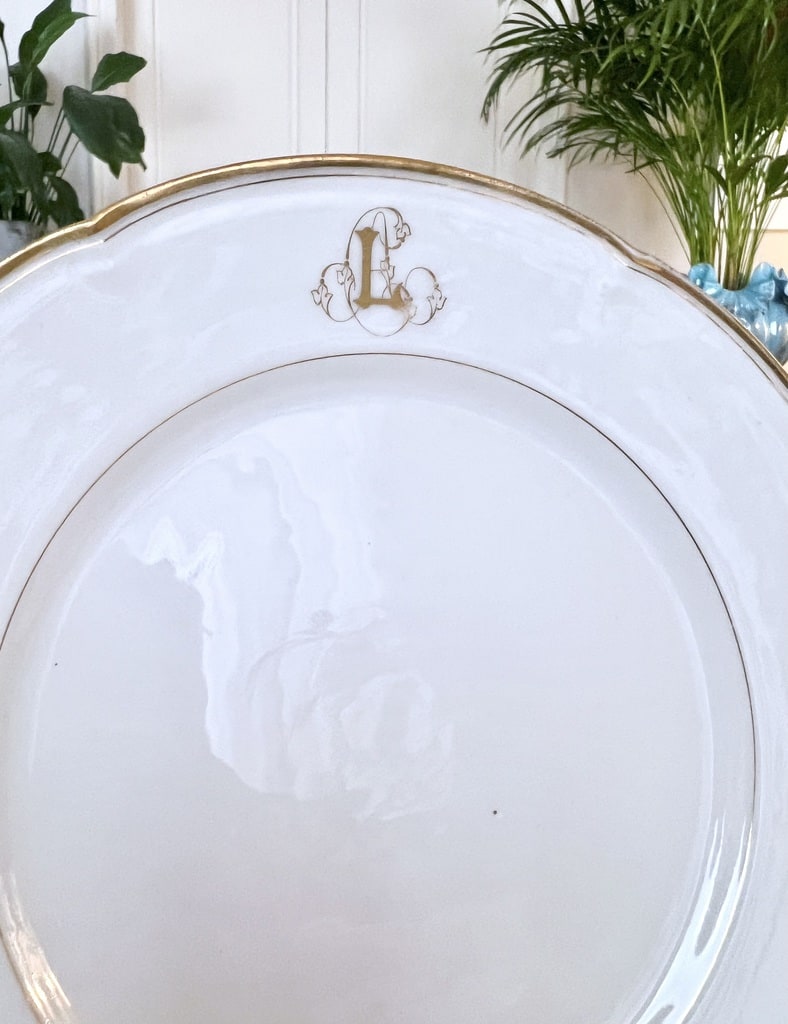 plat-mingardise-gateau-porcelaine-limoges-jean-pouyat-monogrammes-or-fin-brocante-antiquites