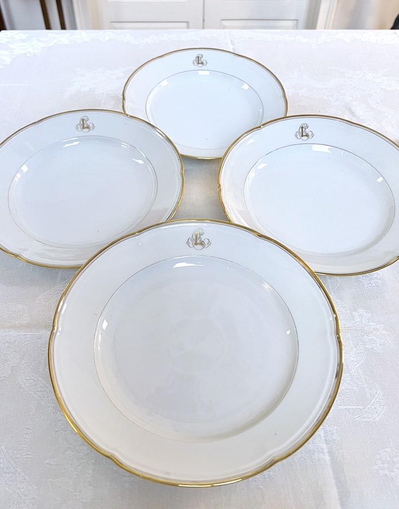 plats-de-service-anciens-porcelaine-blanche-limoges-jean-pouyat-monogrammes-or-fin-vieux-paris-antiquaire-brocante