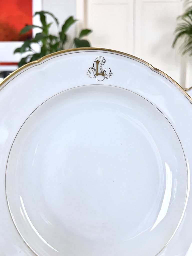 service-d-assiettes-anciennes-porcelaine-limoges-manufacture-jean-pouyat-filets-d-or-fin-brocante-antiquaire