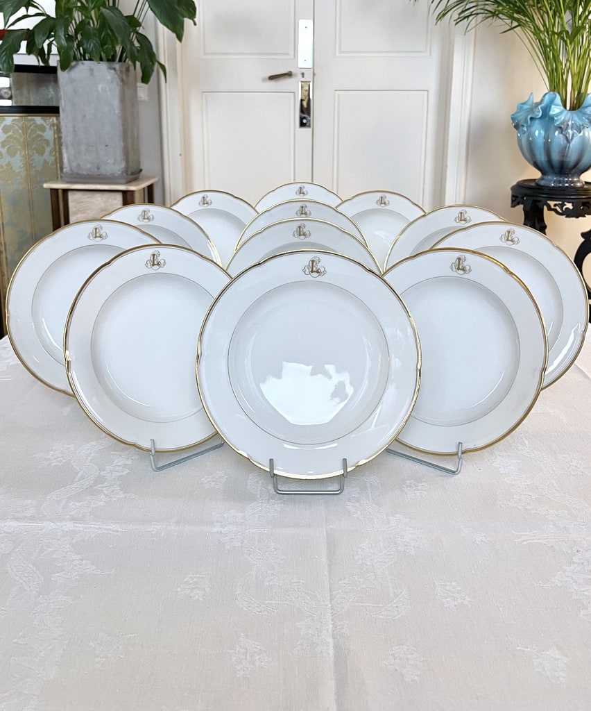 service-de-table-ancien-lot-assiettes-creuses-potage-porcelaine-blanche-limoges-jean-pouyat-filets-or-fin-brocante-antiquites