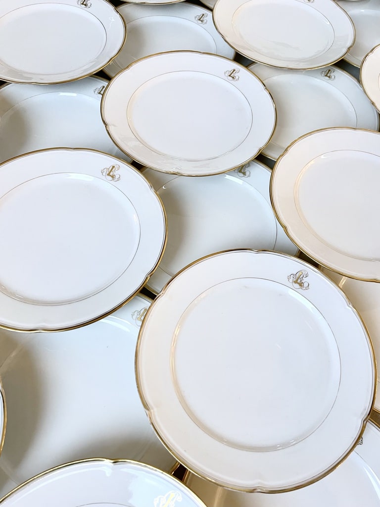 porcelaine-de-limoges-ancienne-service-de-table-style-vieux-paris-monogrammes-filets-or-fin-jean-pouyat-vaisselle-style-classique-brocante-antiquaire
