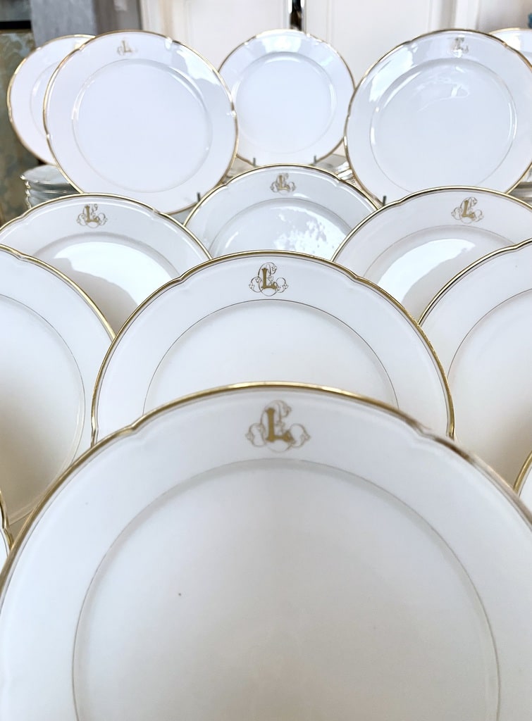 service-assiettes-plates-anciennes-jean-pouyat-porcelaine-de-limoges-style-classique-vieux-paris-brocante-antiquaire-vaisselle-france