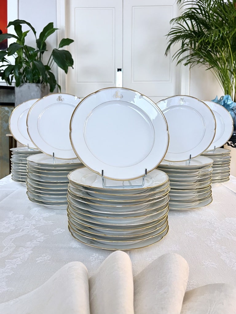 assiettes-plates-porcelaine-de-limoges-manufacture-jean-pouyat-initiales-monogrammes-filets-or-fin-antiquaire-brocante-vaisselle-classique-francaise